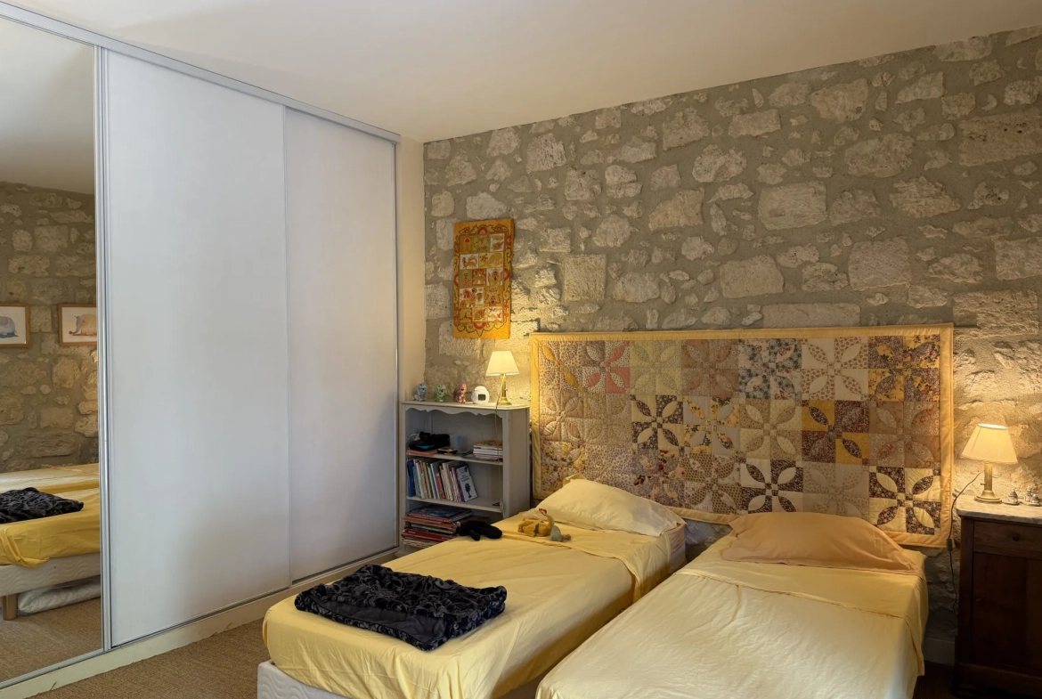 Charmante maison de village avec piscine et jardin exposé sud, proche de Condom 