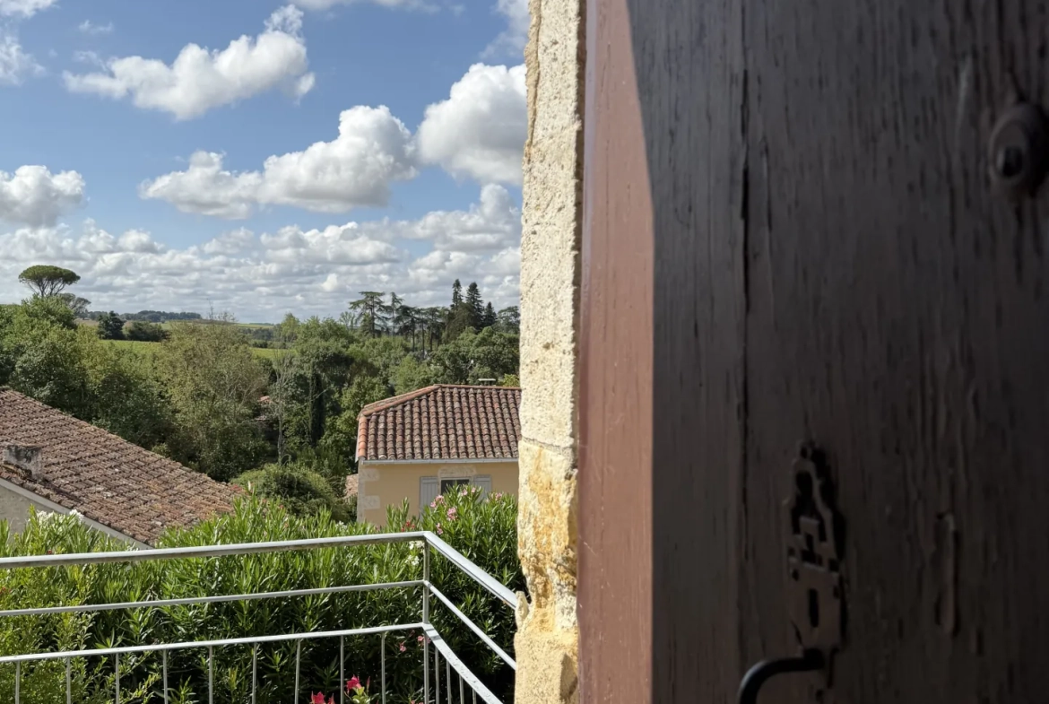 Charmante maison de village avec piscine et jardin exposé sud, proche de Condom 