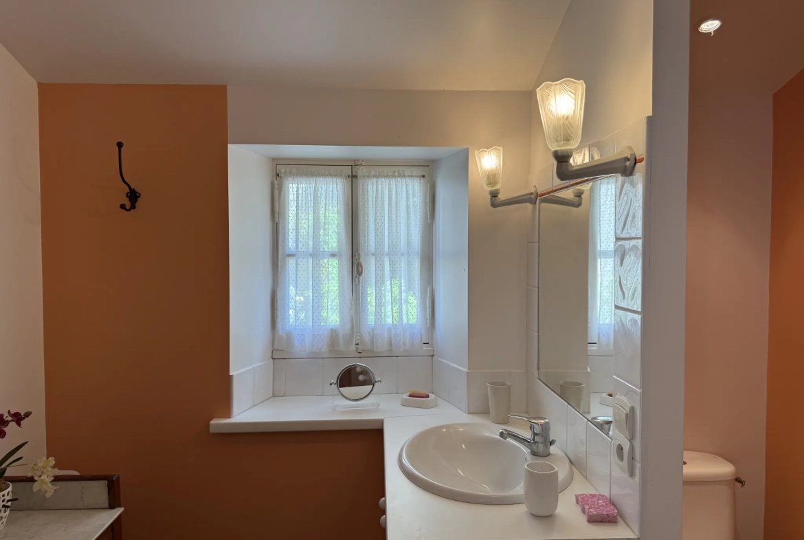 Charmante maison de village avec piscine et jardin exposé sud, proche de Condom 