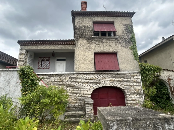 Maison avec piscine et garage à Marsac-sur-l'Isle, Dordogne
