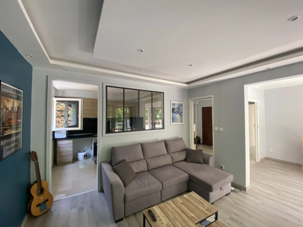 Appartement F4 lumineux avec balcons dans résidence sécurisée à Saint-Étienne