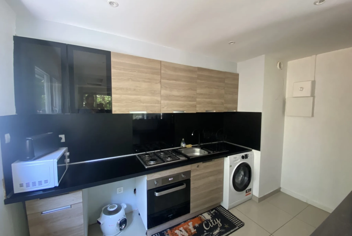 Appartement F4 lumineux avec balcons dans résidence sécurisée à Saint-Étienne 