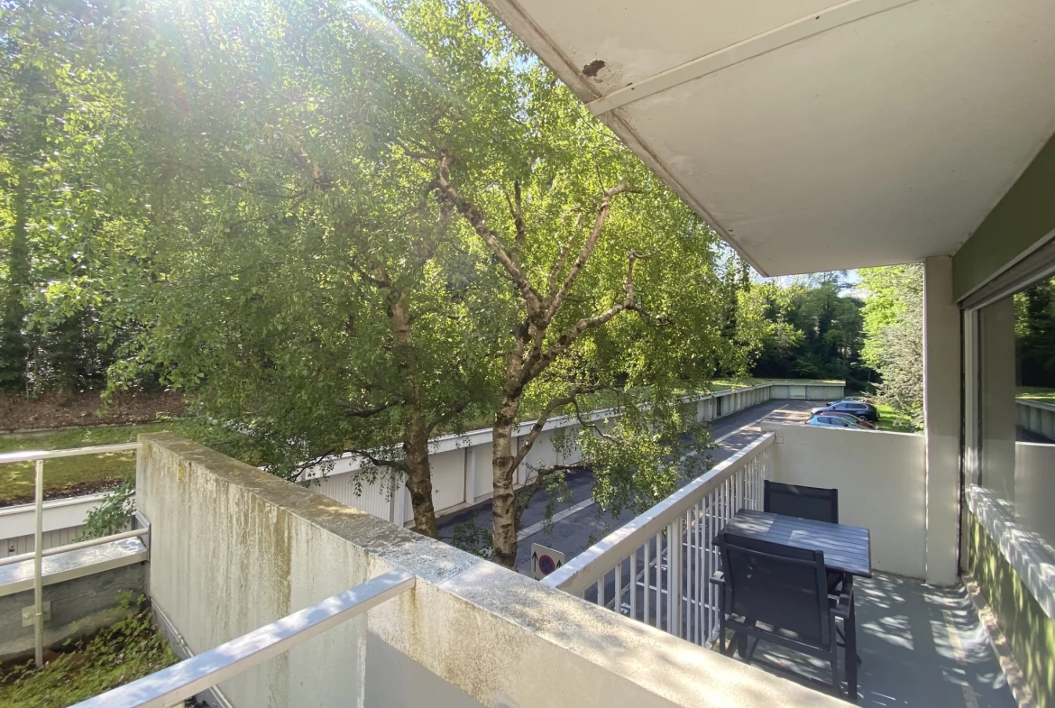 Appartement F4 lumineux avec balcons dans résidence sécurisée à Saint-Étienne 