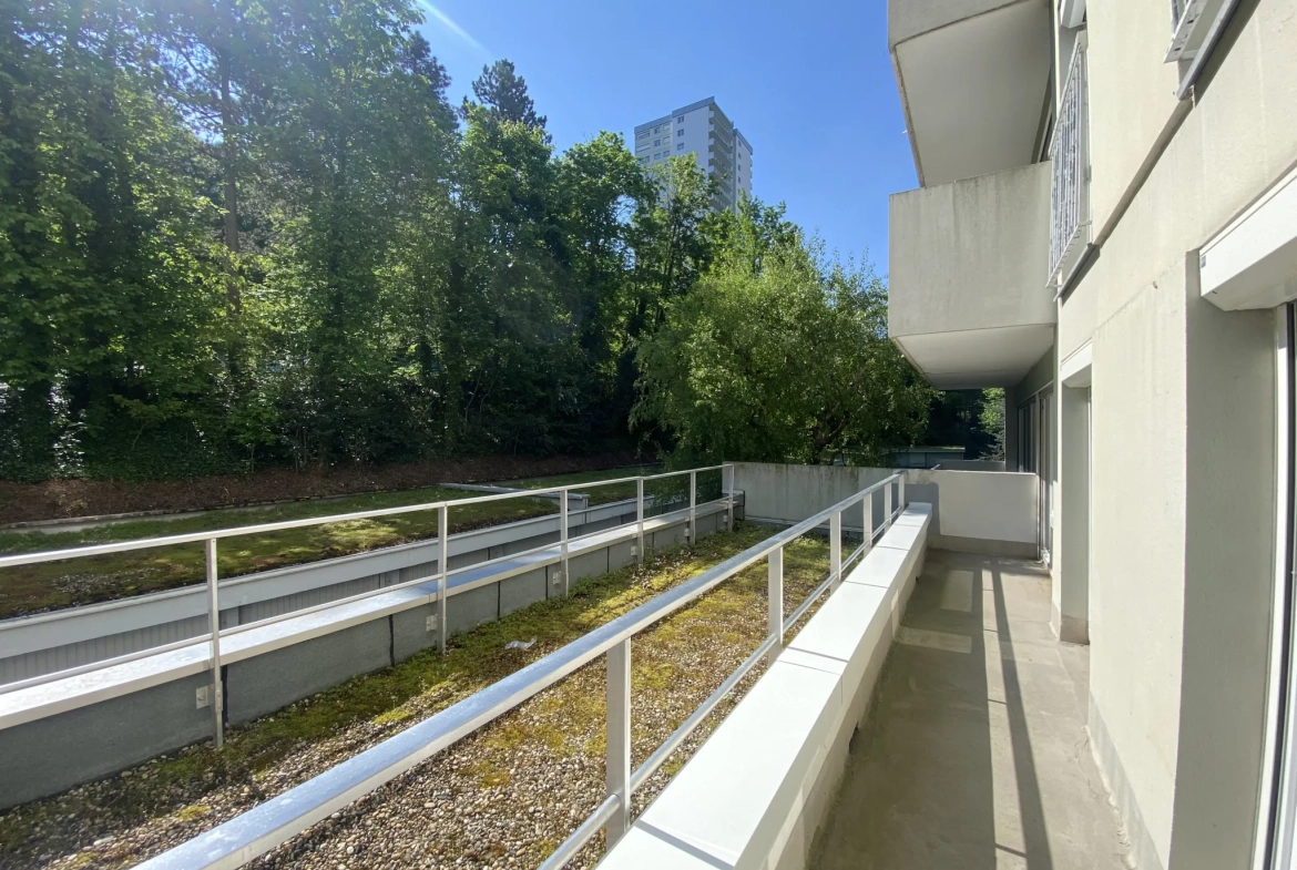 Appartement F4 lumineux avec balcons dans résidence sécurisée à Saint-Étienne 