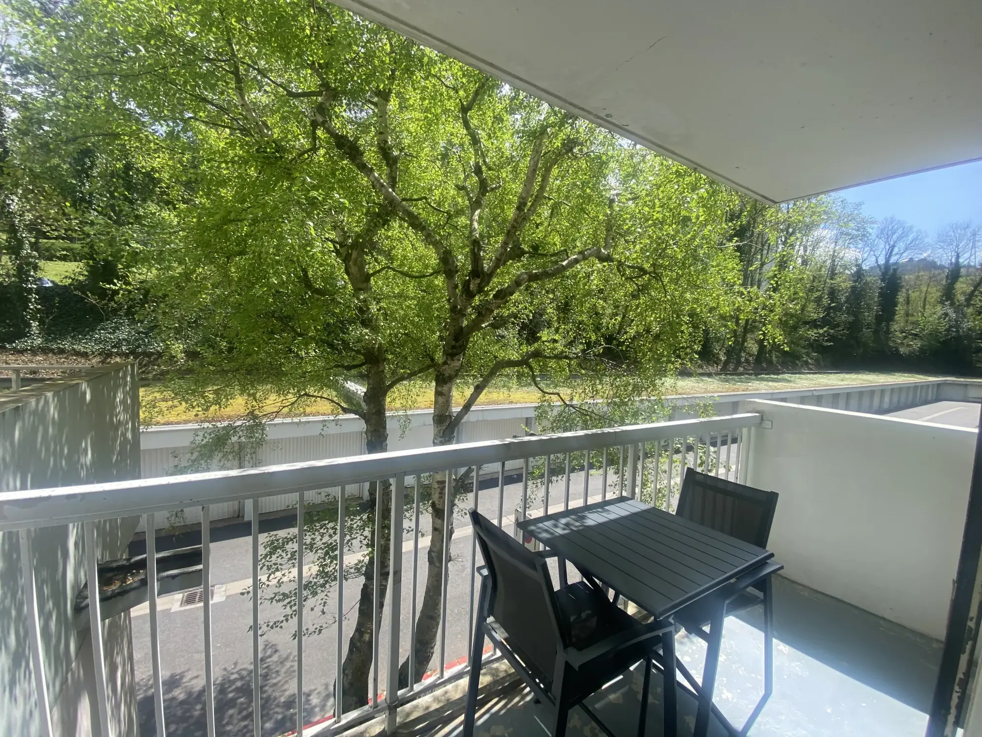 Appartement F4 lumineux avec balcons dans résidence sécurisée à Saint-Étienne 