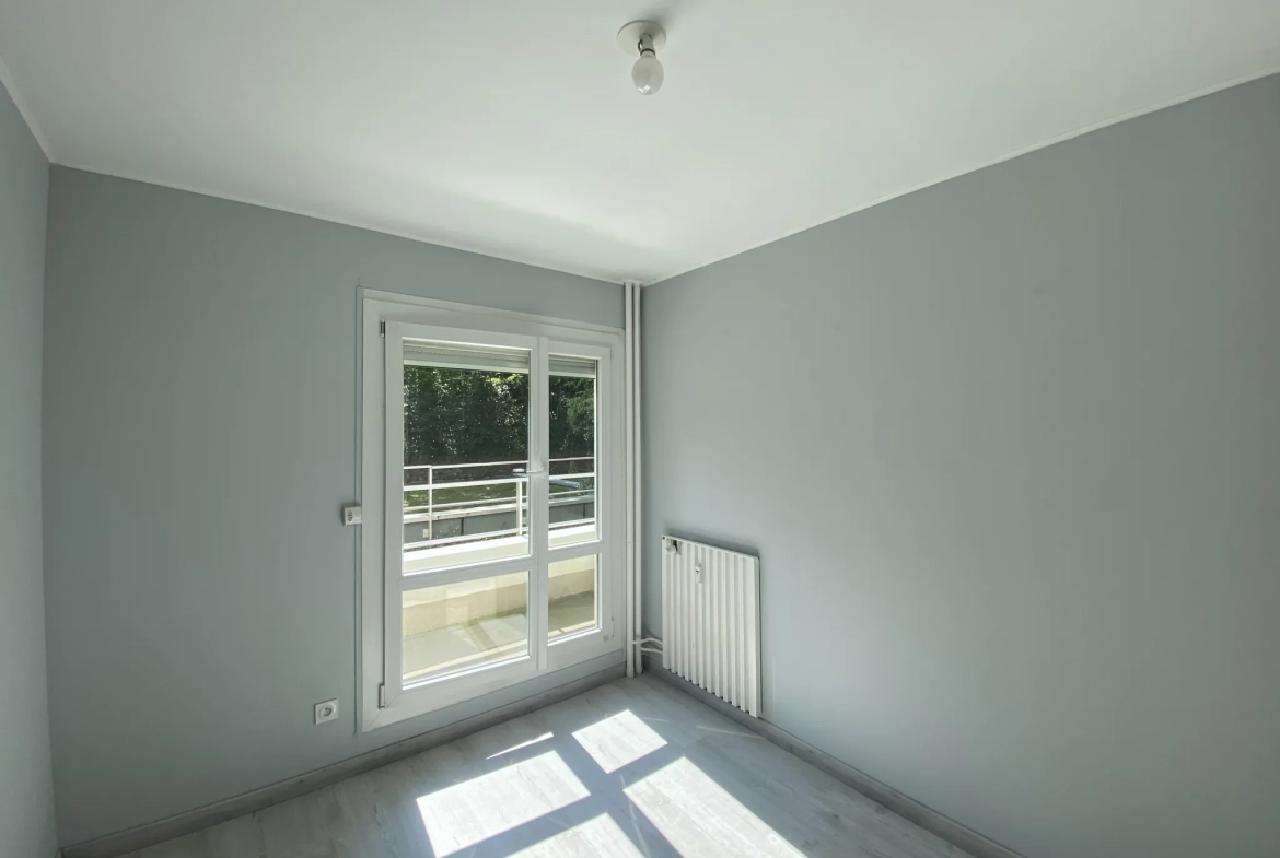 Appartement F4 lumineux avec balcons dans résidence sécurisée à Saint-Étienne 