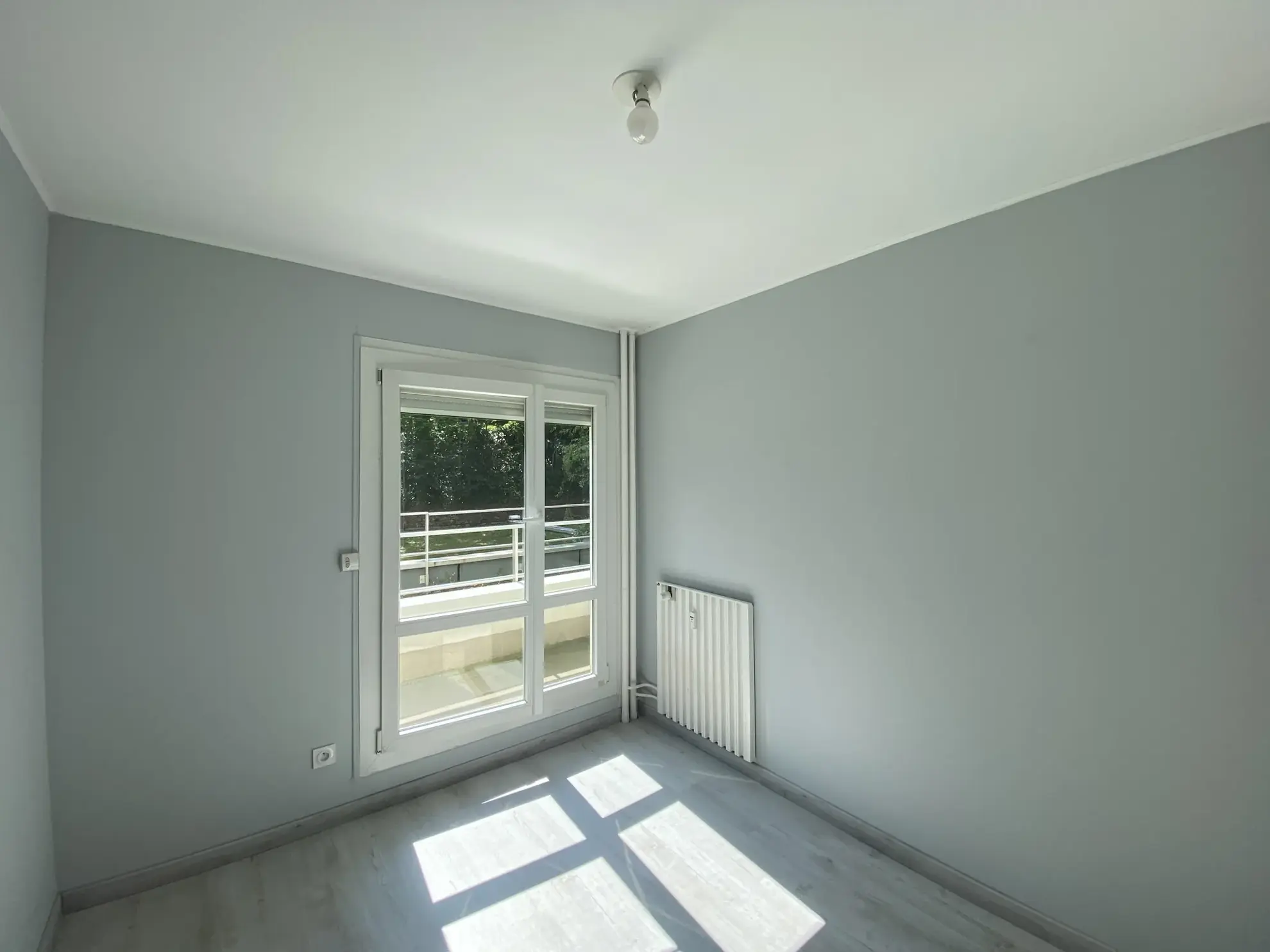 Appartement F4 lumineux avec balcons dans résidence sécurisée à Saint-Étienne 