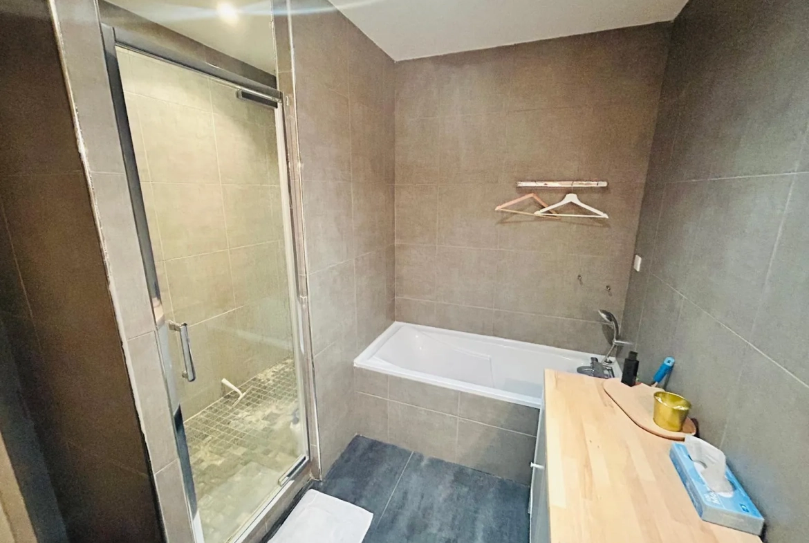 Spécial Apparatement de 115m² à Saint-Étienne Gambetta - Lumineux et Rénové 