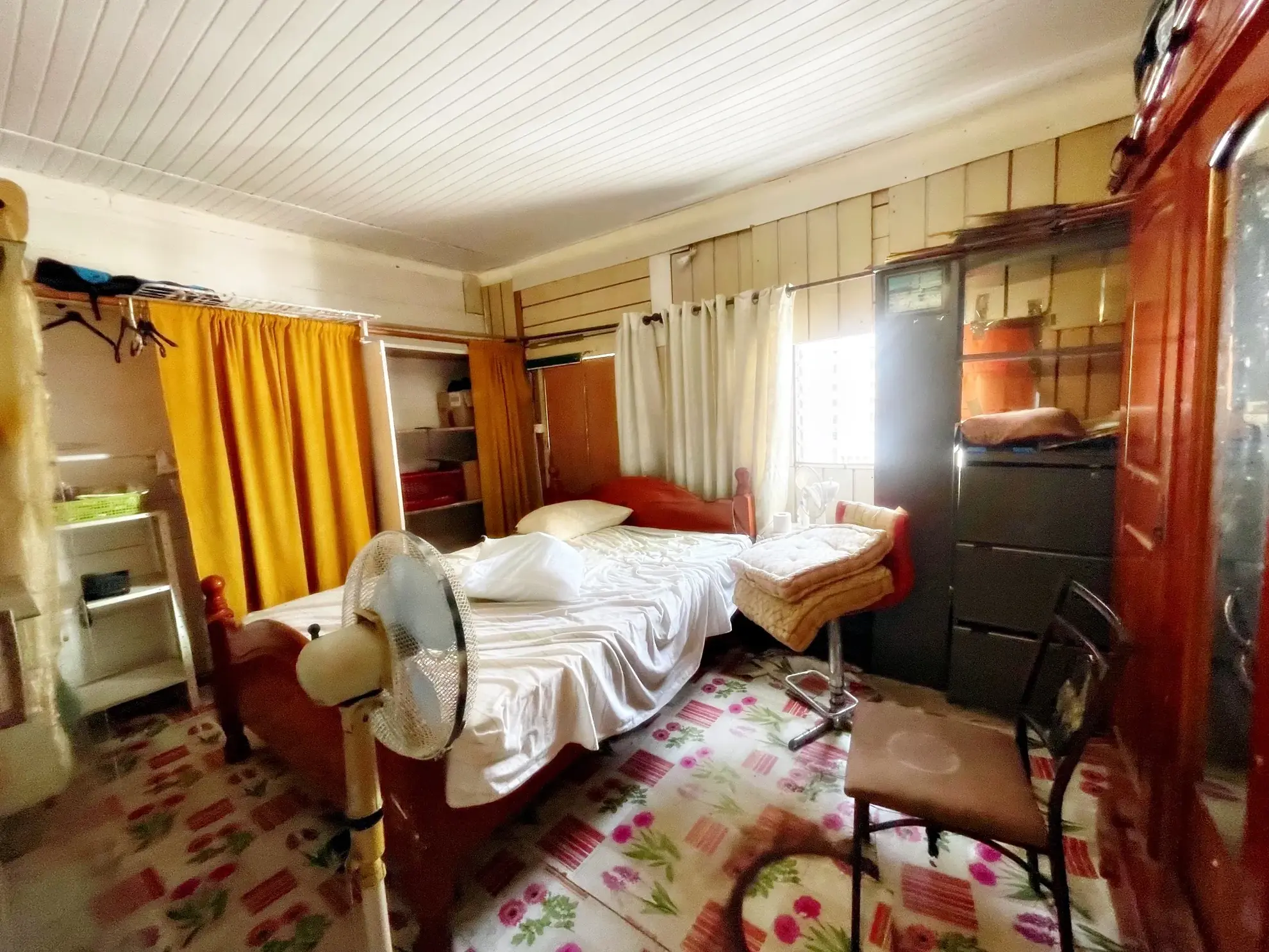 Immeuble de 3 niveaux à Fort-de-France avec potentiel commercial et résidentiel 