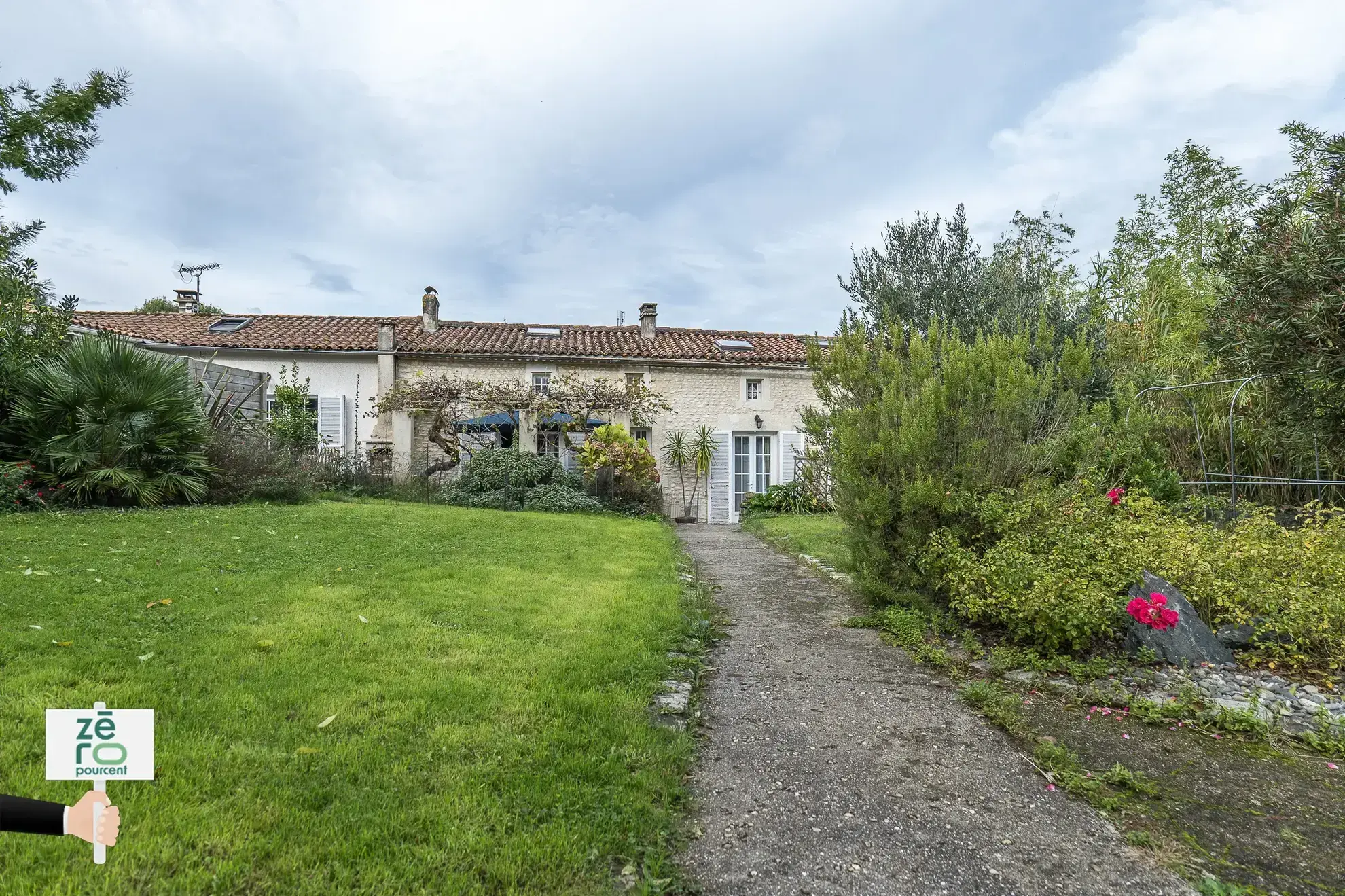 Longère à vendre à Barzan - Charmante maison de campagne avec terrain de 778 m² 
