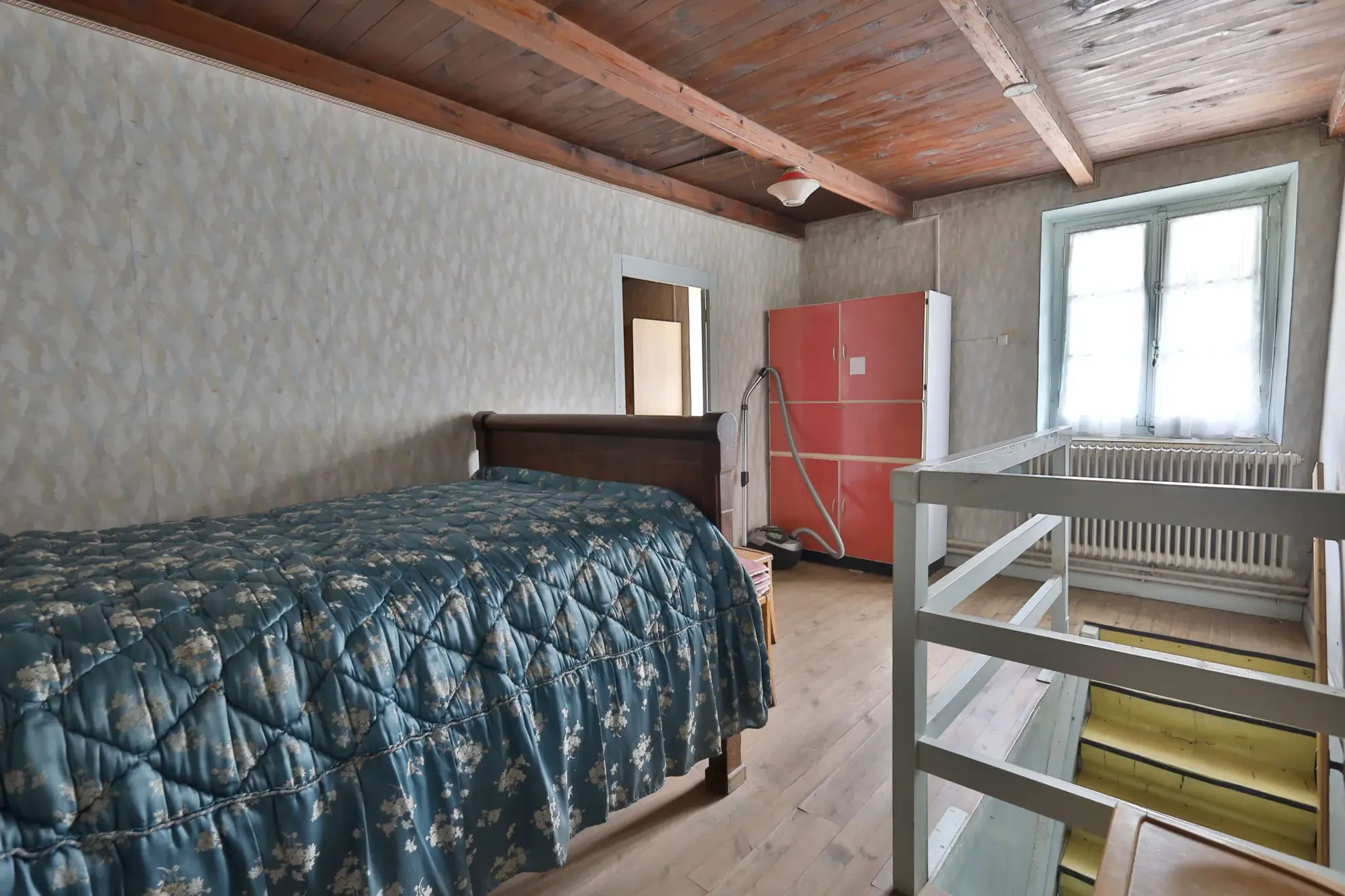 Grande ferme à rénover de 102,24 m² avec dépendances à Saint-Just-Chaleyssin 