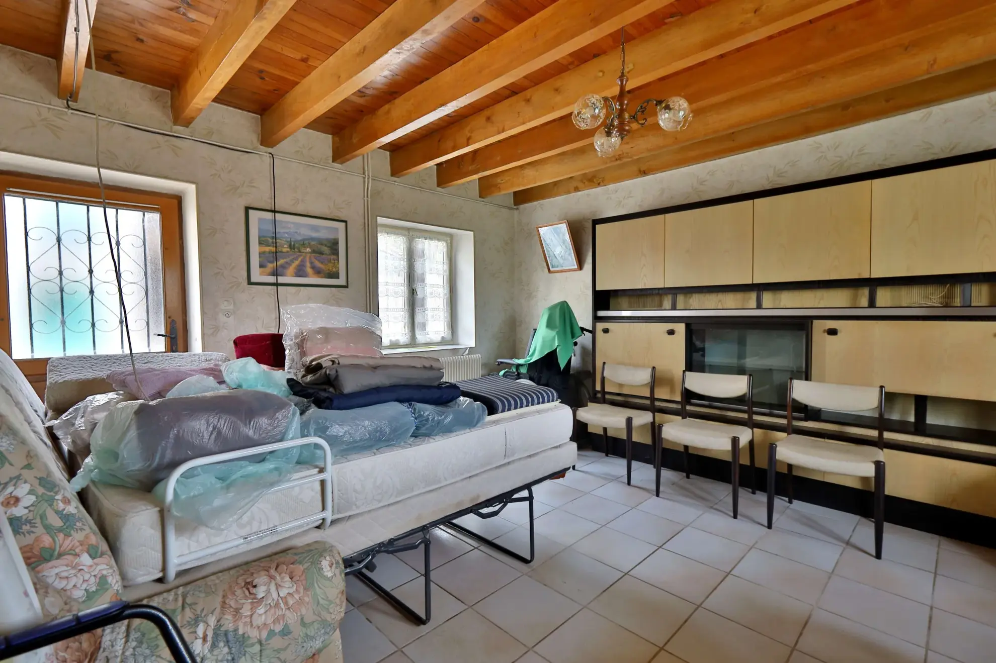 Grande ferme à rénover de 102,24 m² avec dépendances à Saint-Just-Chaleyssin 