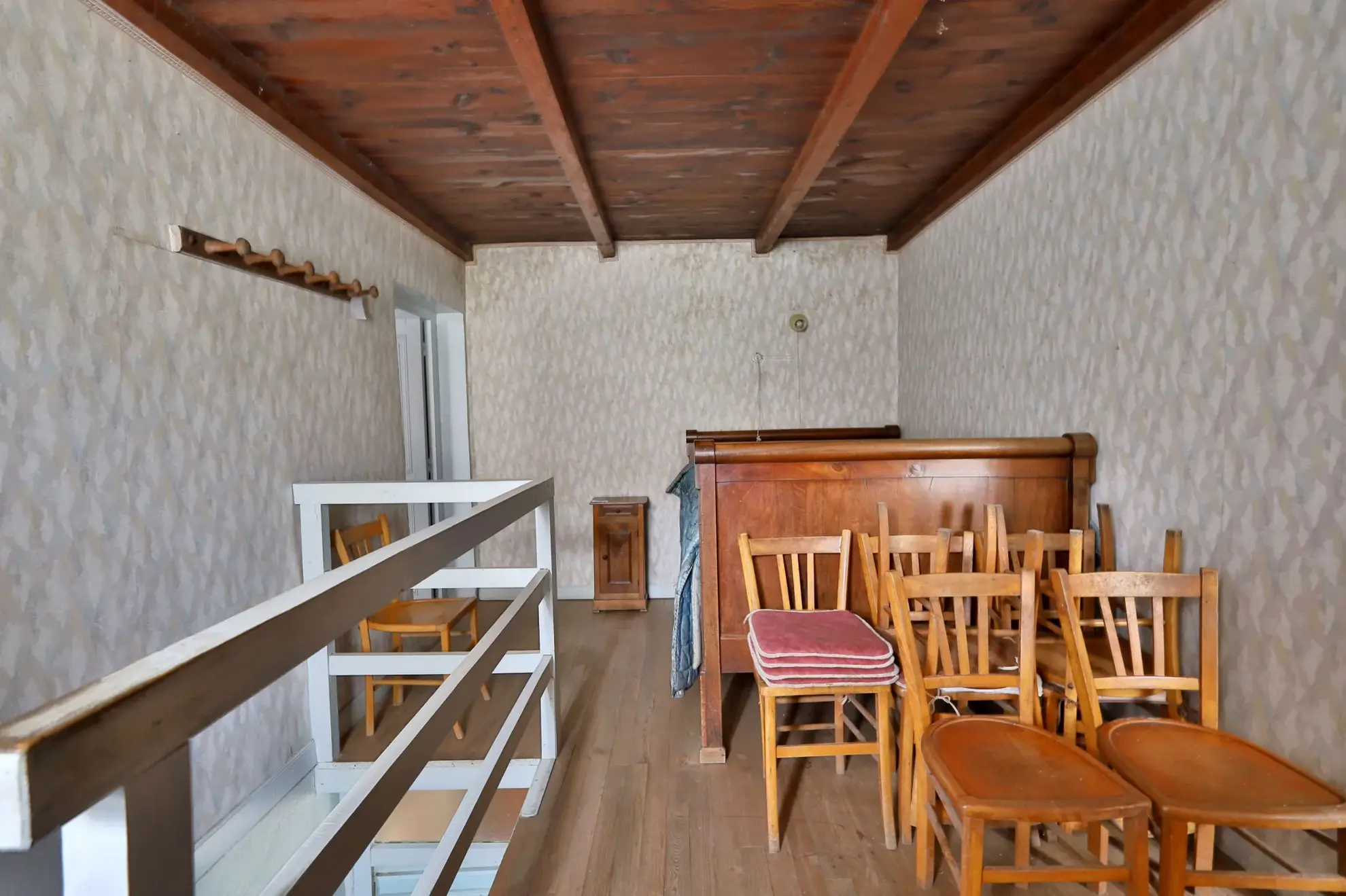 Grande ferme à rénover de 102,24 m² avec dépendances à Saint-Just-Chaleyssin 
