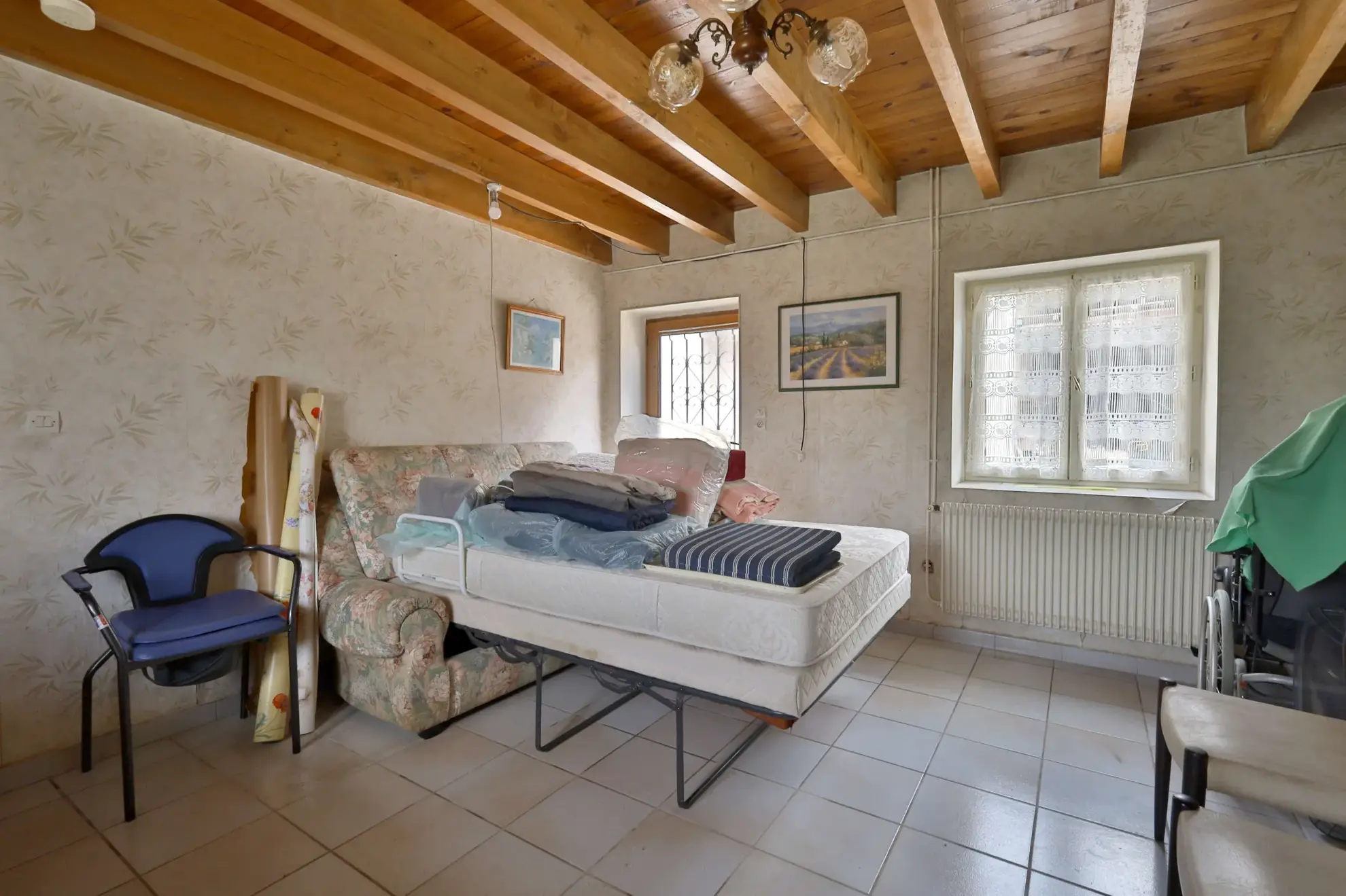 Grande ferme à rénover de 102,24 m² avec dépendances à Saint-Just-Chaleyssin 
