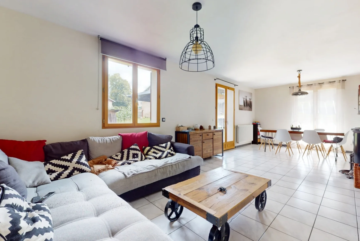 Belle maison familiale de 115 m² à proximité de Saint Vit 