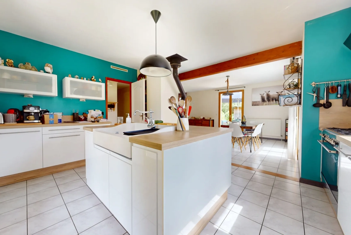 Belle maison familiale de 115 m² à proximité de Saint Vit 