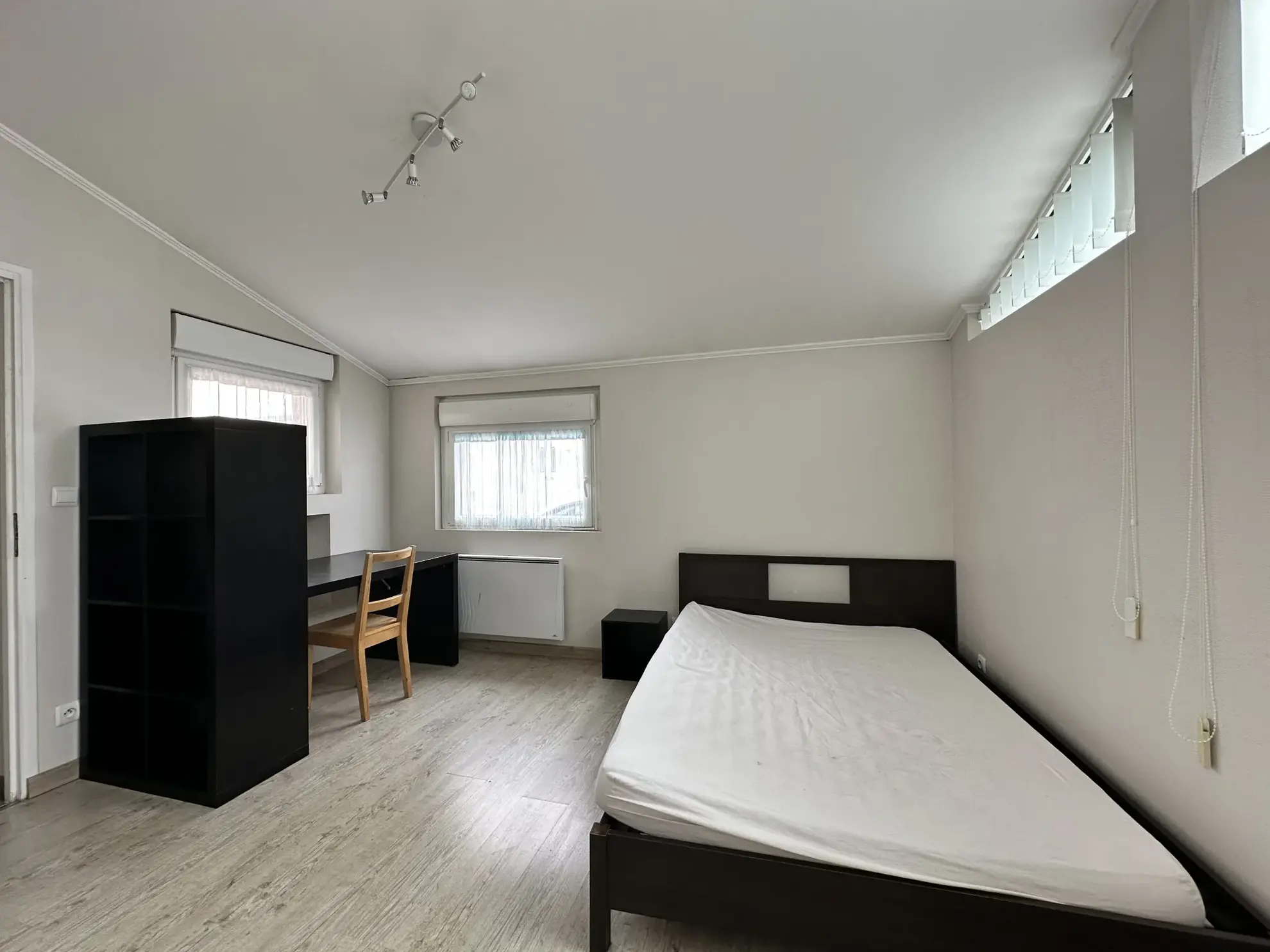 Maison de plain-pied rénovée au Mans avec 3 chambres et environnement calme 