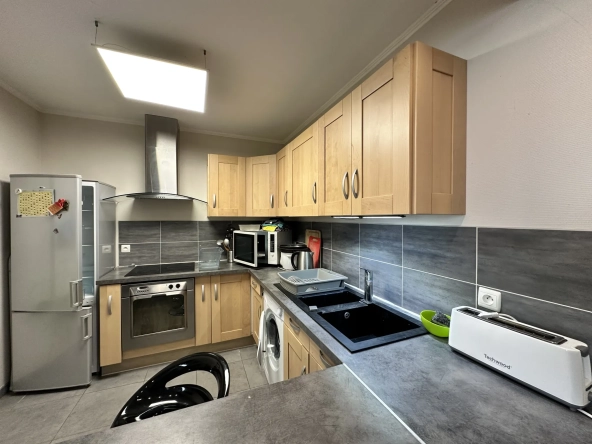 Maison de plain-pied rénovée au Mans avec 3 chambres et environnement calme