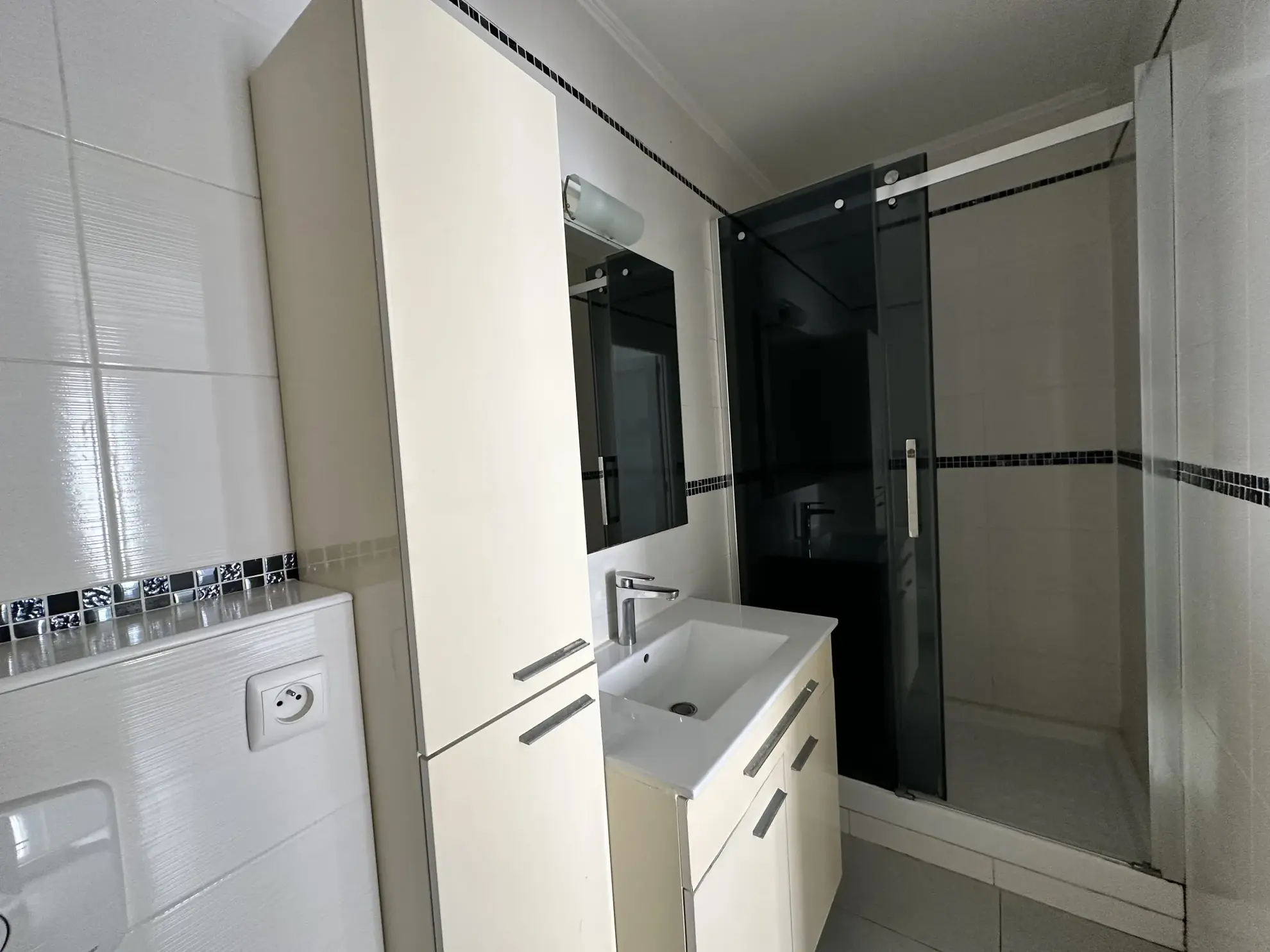 Maison de plain-pied rénovée au Mans avec 3 chambres et environnement calme 