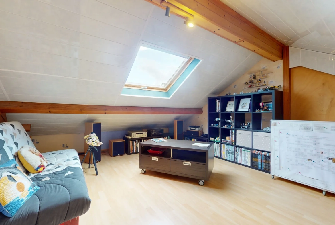 Maison familiale avec terrain arboré à Tavaux - 148 m² 