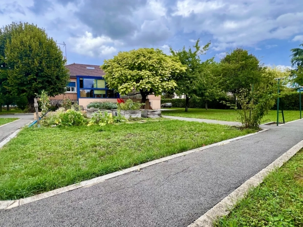 Maison familiale avec terrain arboré à Tavaux - 148 m²