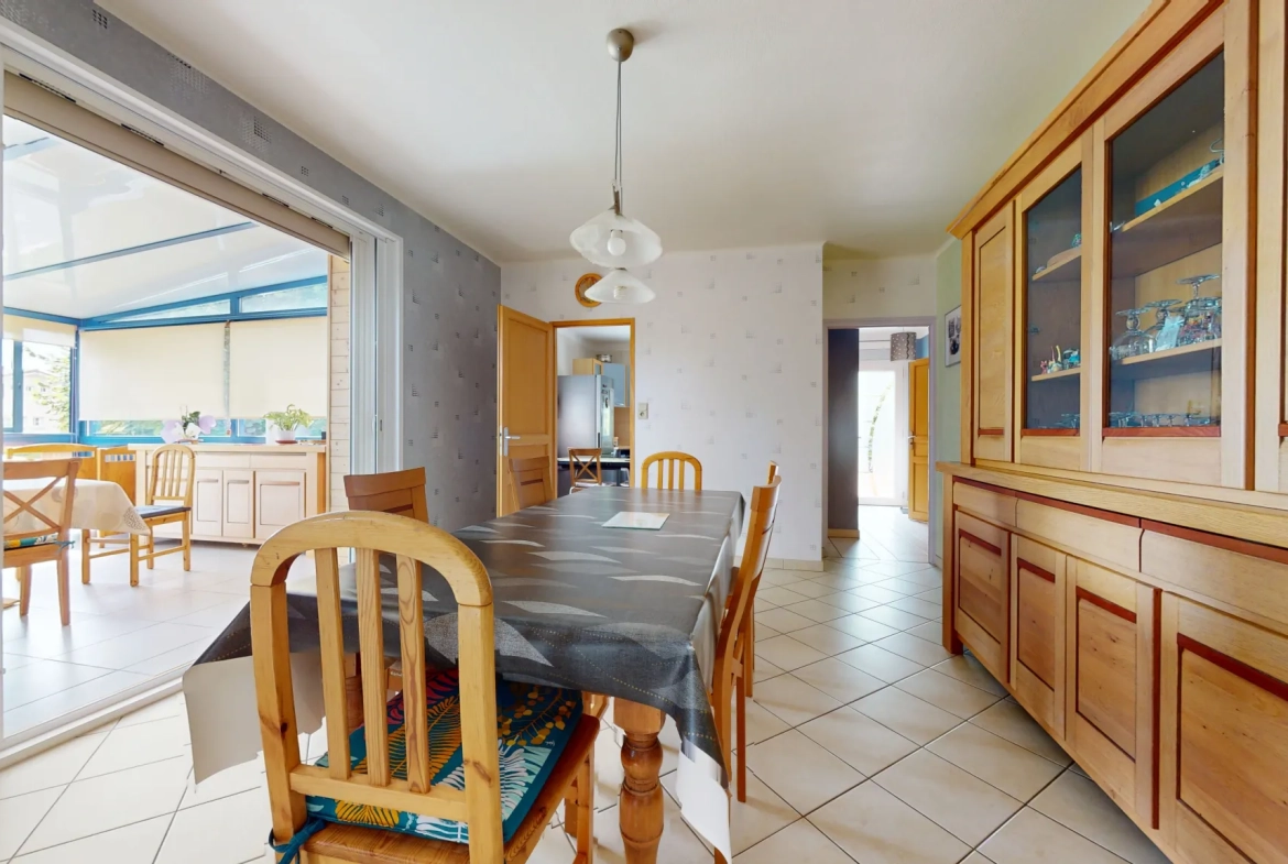 Maison familiale avec terrain arboré à Tavaux - 148 m² 