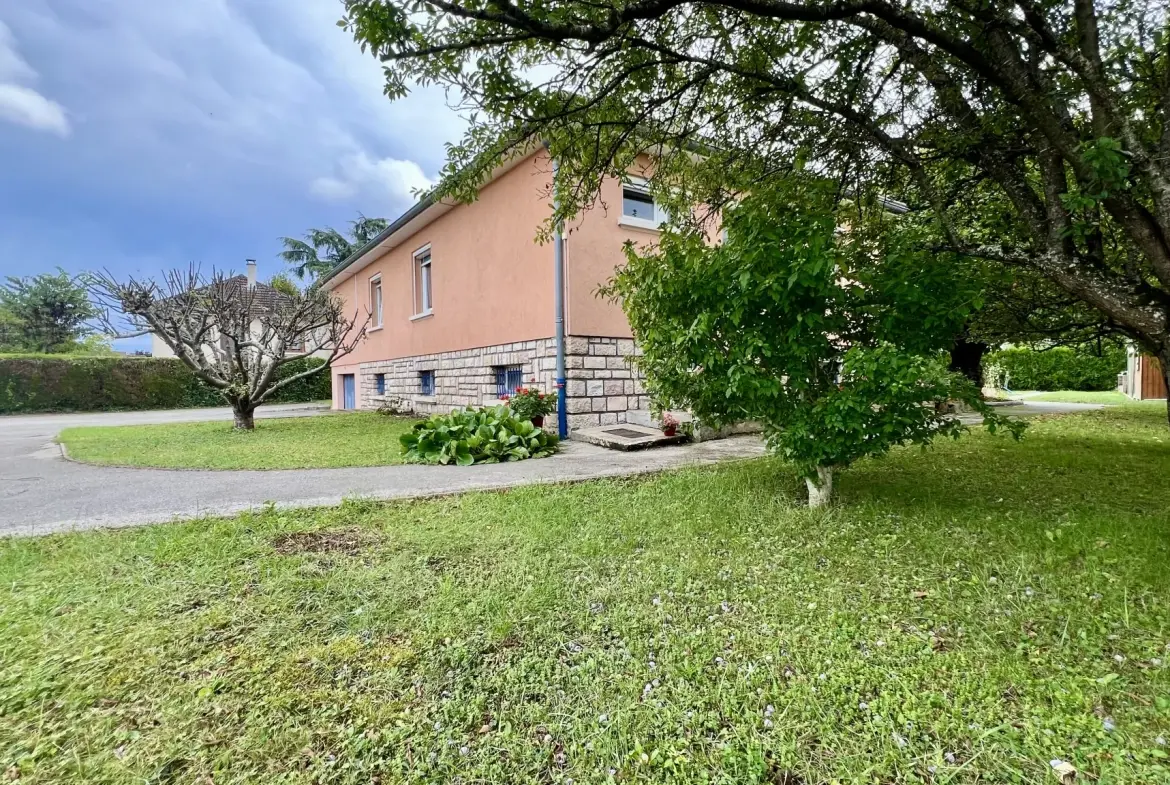 Maison familiale avec terrain arboré à Tavaux - 148 m² 