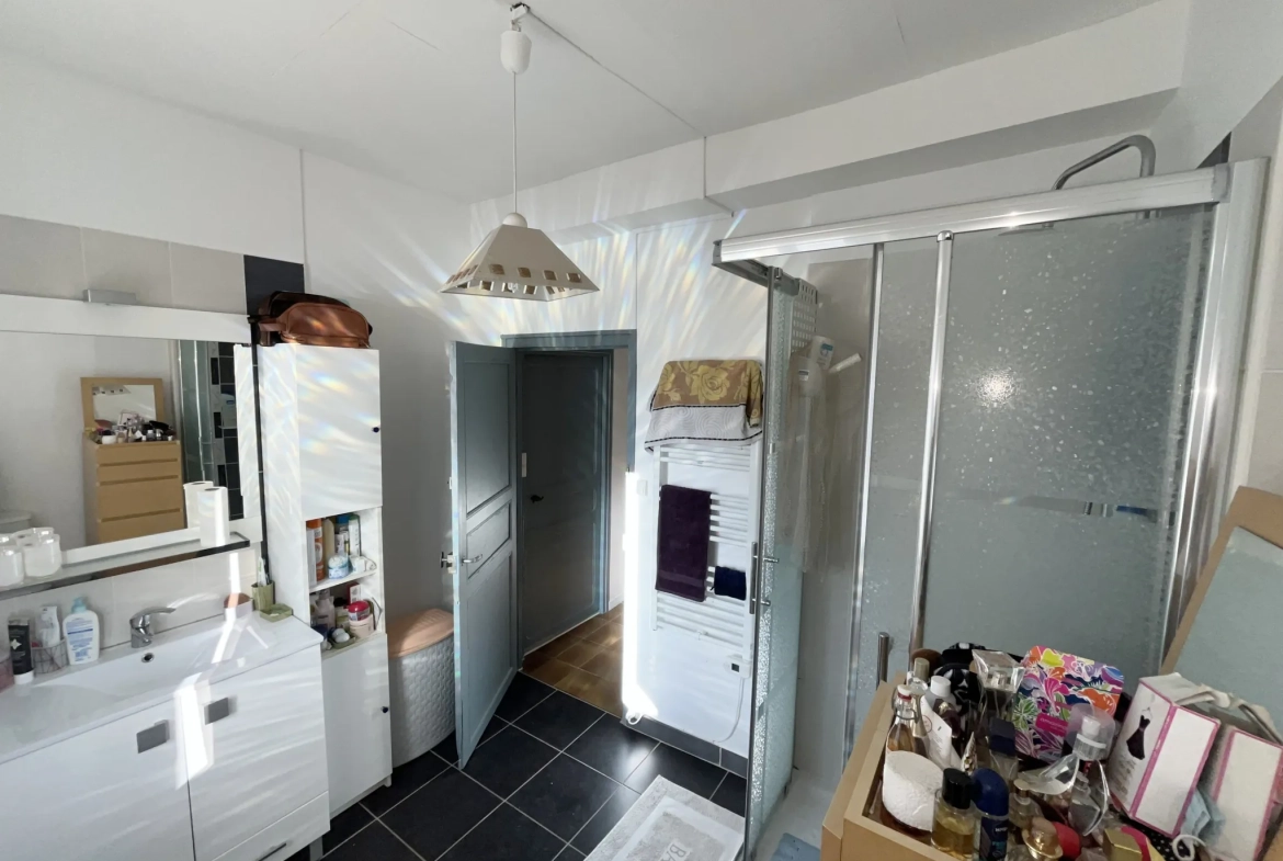 Maison 4 chambres avec cour en plein sud à Lezignan Corbieres 
