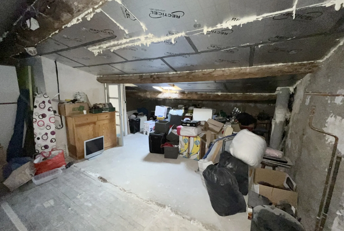 Maison 4 chambres avec cour en plein sud à Lezignan Corbieres 