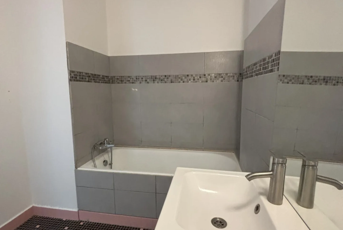 Bel appartement F5 de 102,81 m² à Saint-Étienne Montaud, secteur recherché 