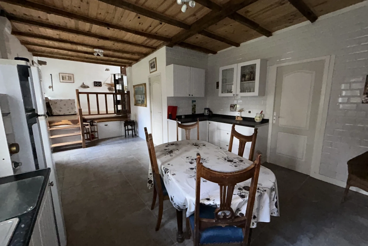 Maison en pierre rénovée avec terrain à Grandsaigne, proche d'Egletons 