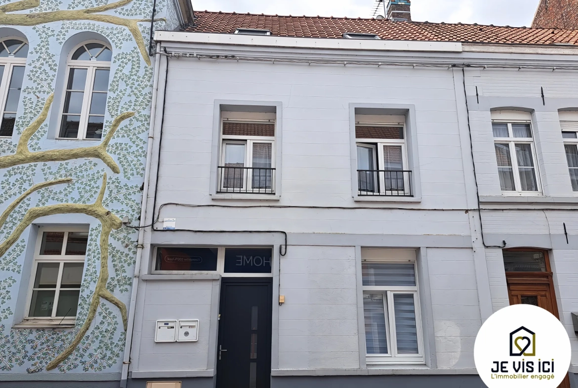 Immeuble d'environ 110 m² avec deux logements à Steenwerck, idéal pour investissement ou résidence principale 