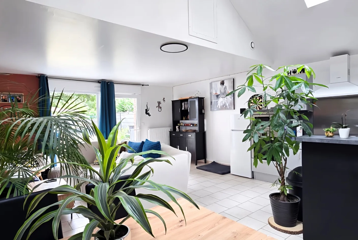 Immeuble d'environ 110 m² avec deux logements à Steenwerck, idéal pour investissement ou résidence principale 