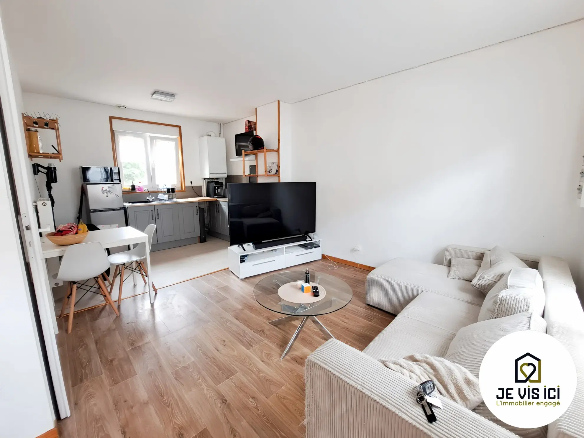 Immeuble d'environ 110 m² avec deux logements à Steenwerck, idéal pour investissement ou résidence principale 