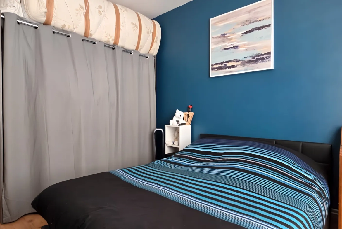 Immeuble d'environ 110 m² avec deux logements à Steenwerck, idéal pour investissement ou résidence principale 