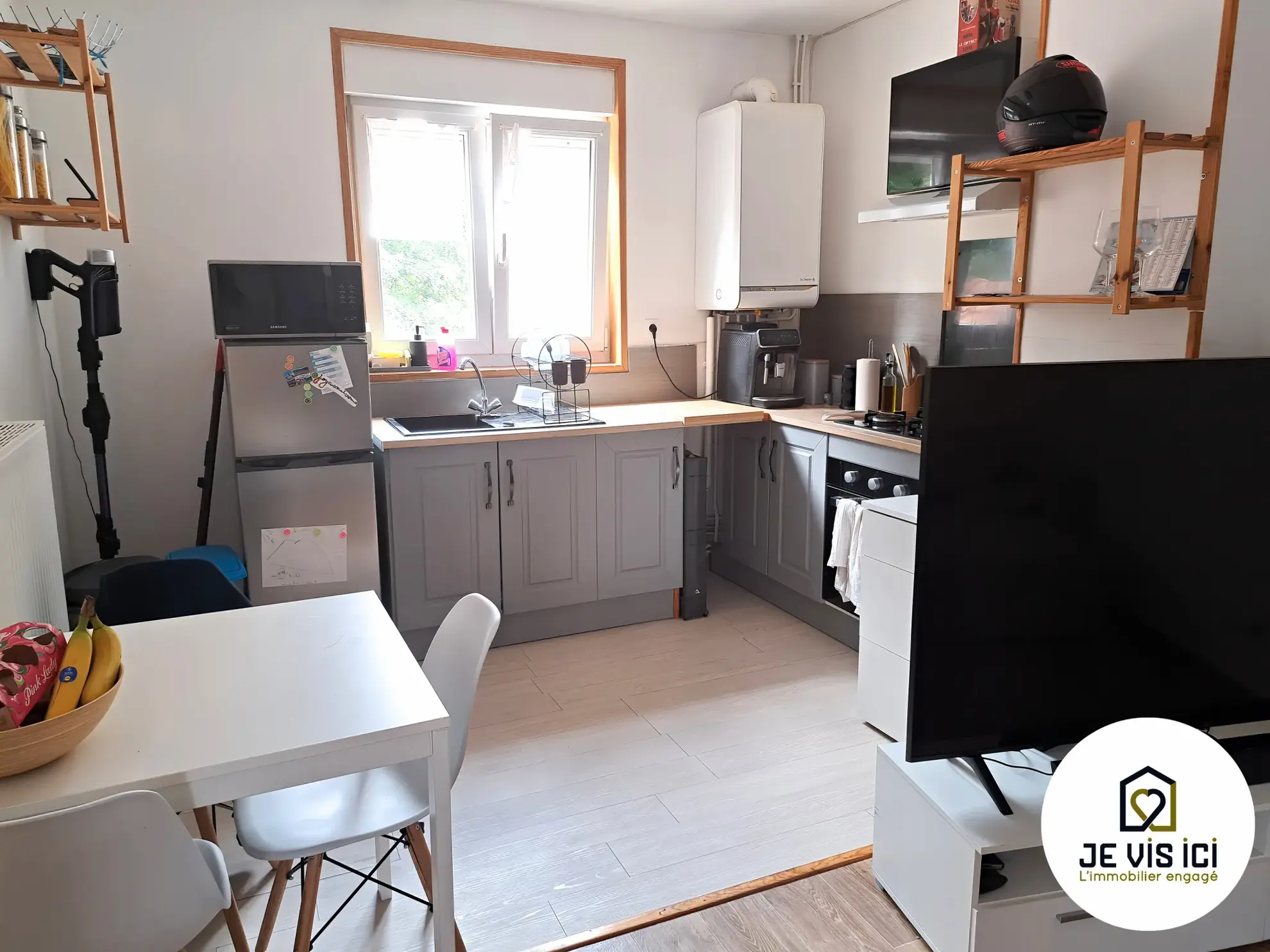 Immeuble d'environ 110 m² avec deux logements à Steenwerck, idéal pour investissement ou résidence principale 