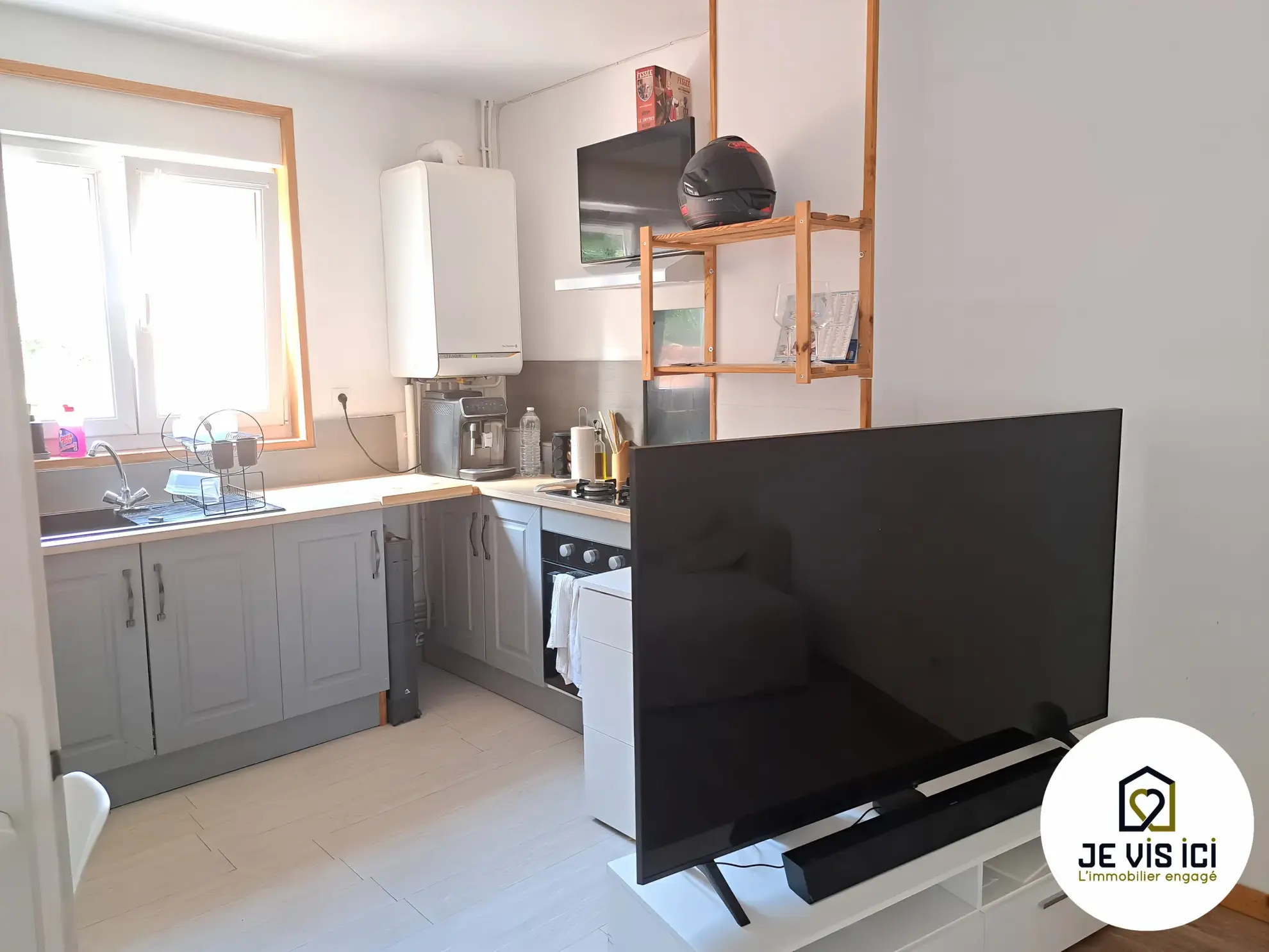 Immeuble d'environ 110 m² avec deux logements à Steenwerck, idéal pour investissement ou résidence principale 