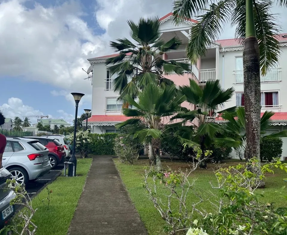 Appartement T2 à vendre à Baie-Mahault - Résidence La Grivelière 