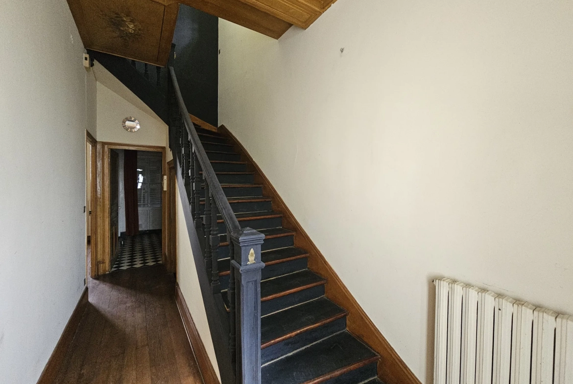 Maison de ville 3 chambres avec garage à Vichy – Appartement rénové ou à moderniser 