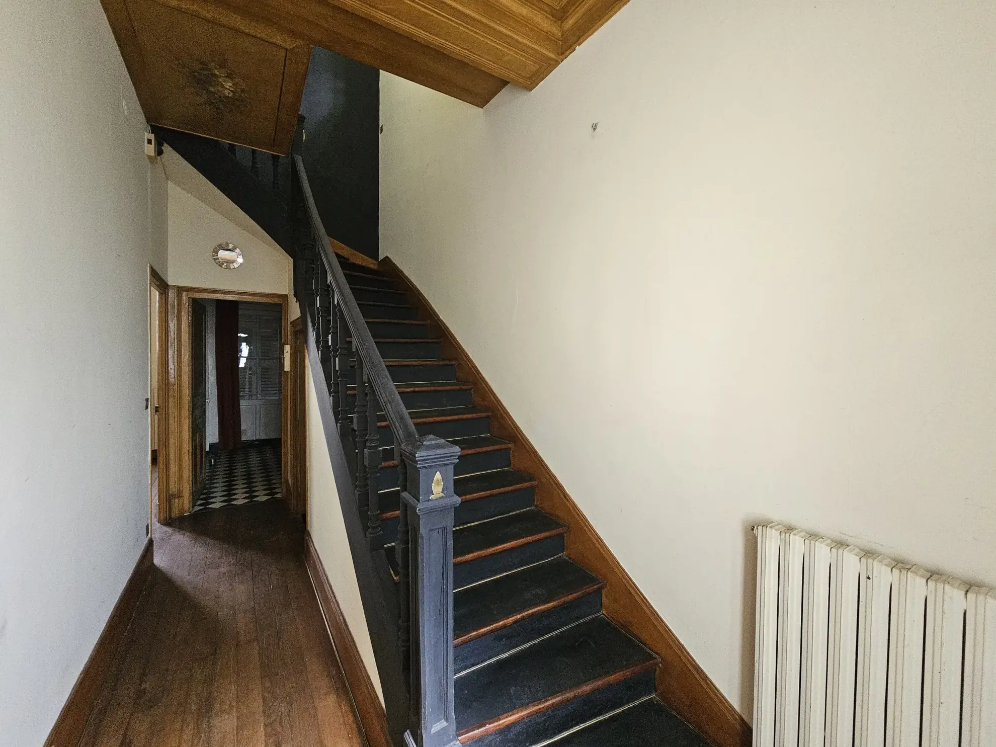 Maison de ville 3 chambres avec garage à Vichy – Appartement rénové ou à moderniser 