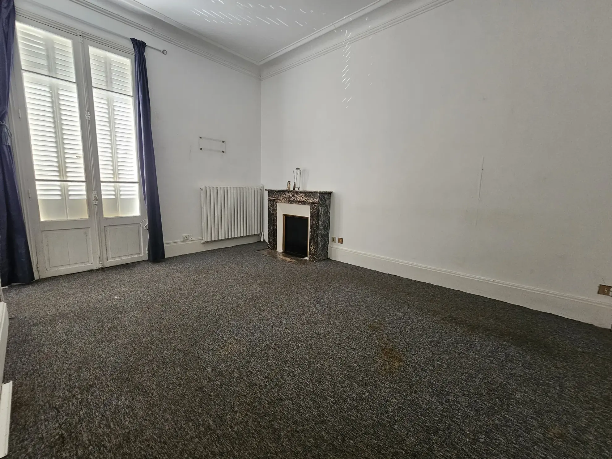 Maison de ville 3 chambres avec garage à Vichy – Appartement rénové ou à moderniser 