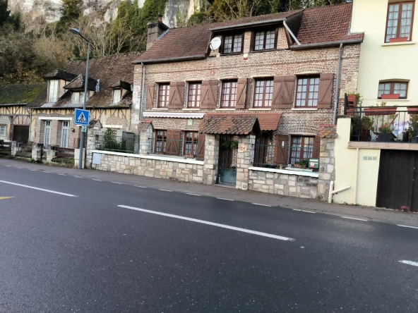 Maison à vendre à Orival en viager occupé avec jardin et grands espaces