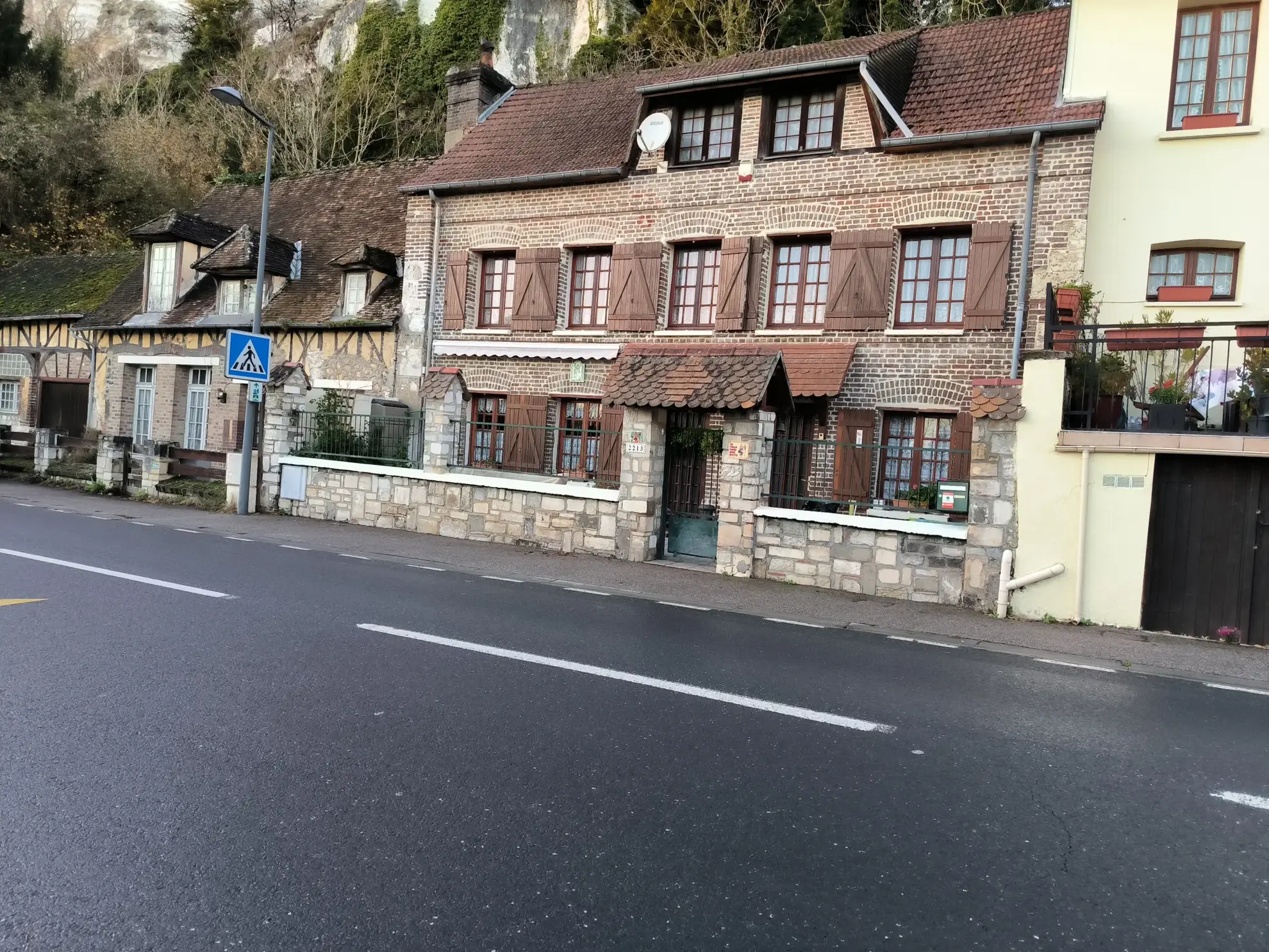 Maison à vendre à Orival en viager occupé avec jardin et grands espaces 