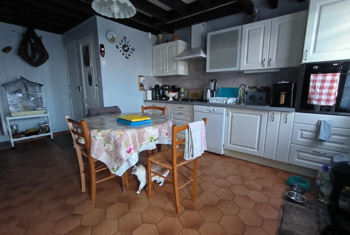 Maison à vendre à Orival en viager occupé avec jardin et grands espaces 