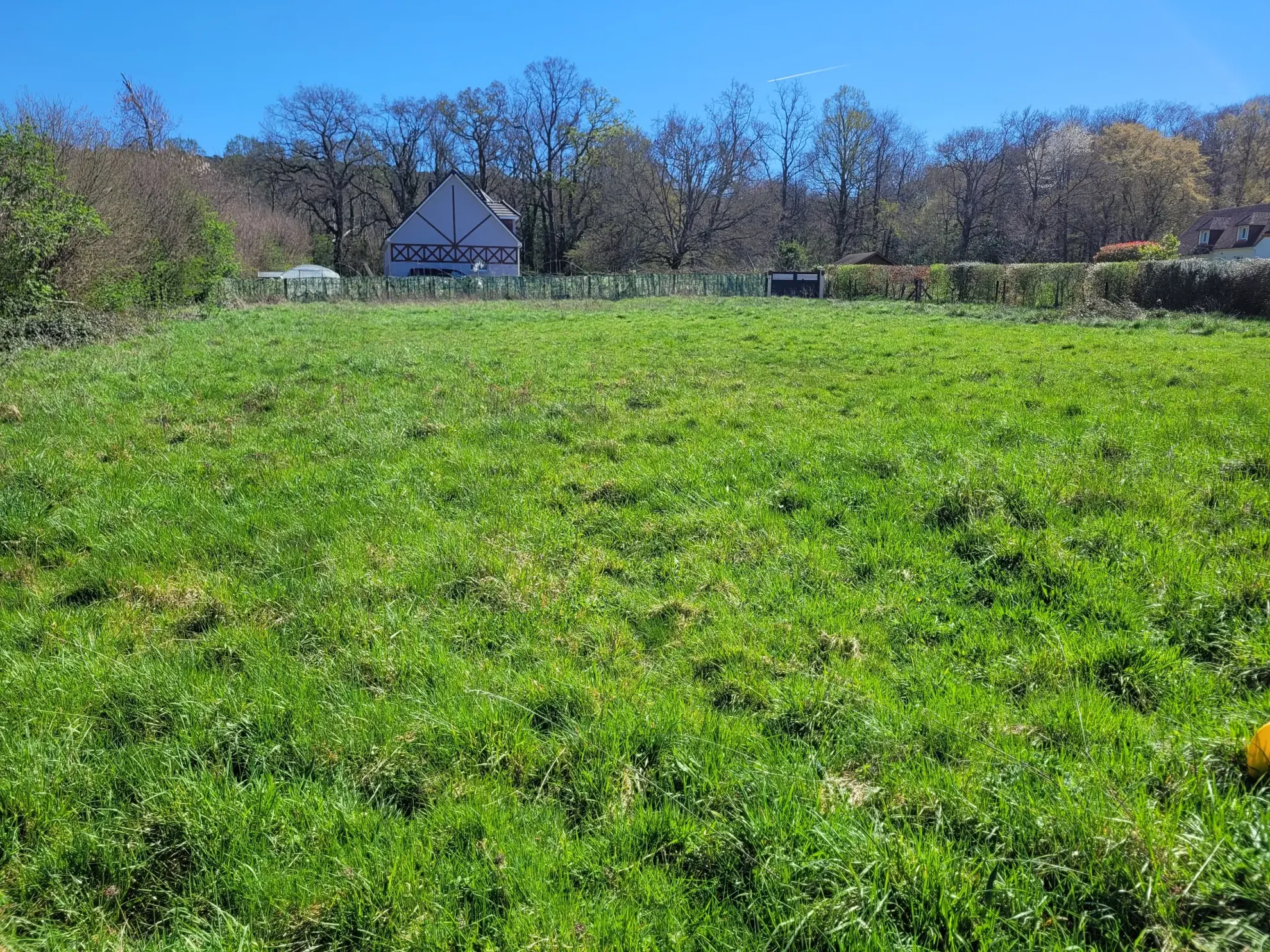 Terrain constructible viabilisé proche de Pont-Audemer avec permis en cours 