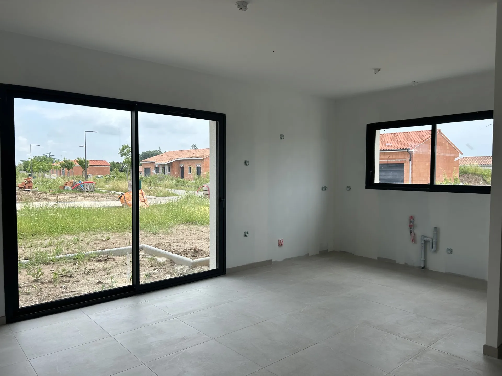 Maison neuve à vendre à Ste Bazeille - 3 chambres, jardin, proche commerces 