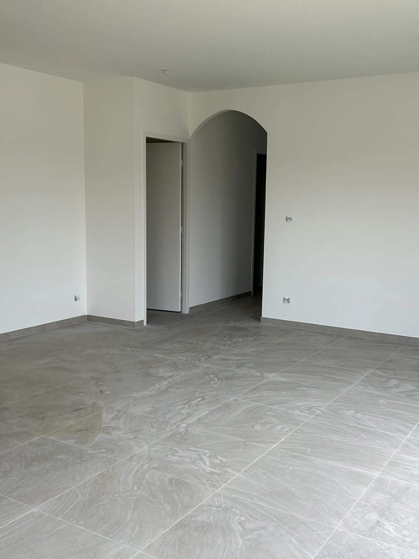 Maison neuve à vendre à Ste Bazeille - 3 chambres, jardin, proche commerces 