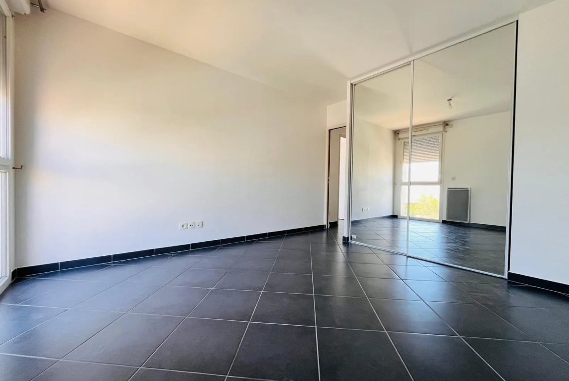 Appartement T3 moderne avec terrasse et garage à Perpignan Saint-Assiscle 