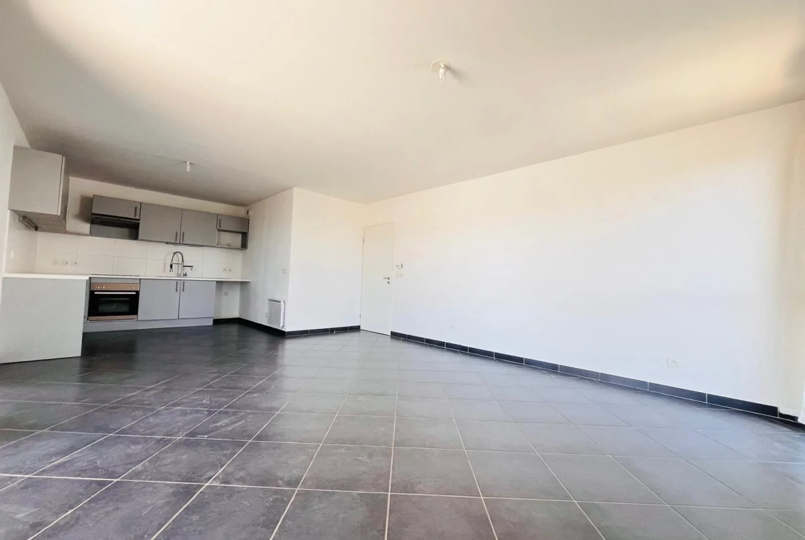 Appartement T3 moderne avec terrasse et garage à Perpignan Saint-Assiscle 