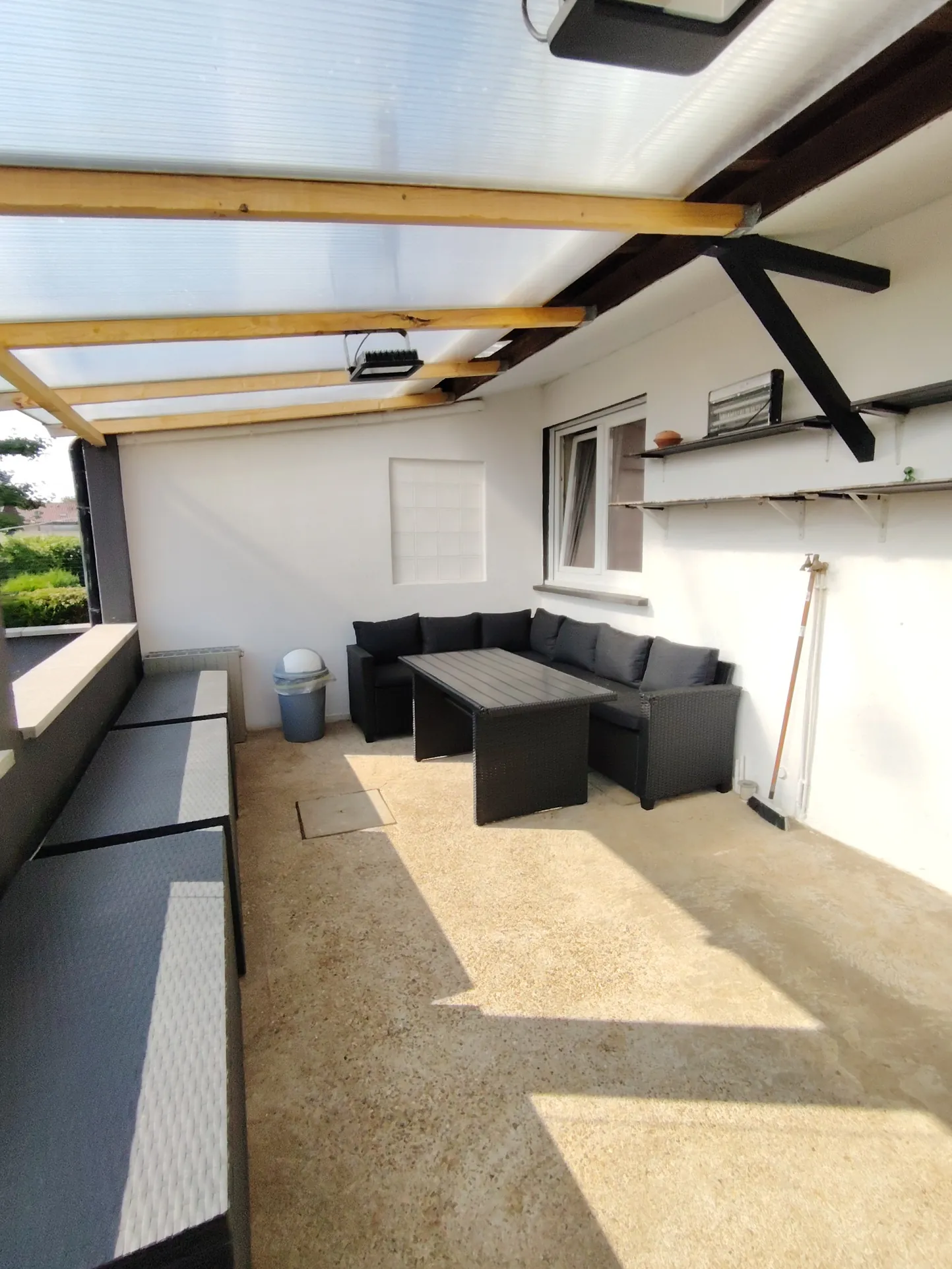 Charmante maison rénovée à Briey avec garage, terrasse et jardin proche du plan d'eau 
